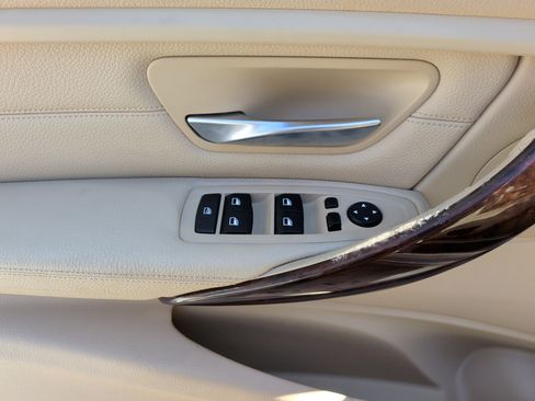 Used 2014 BMW 320i Sedan image 15