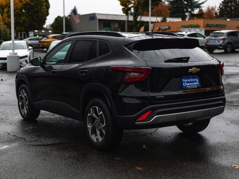 New 2026 Chevrolet Trax LT image 25