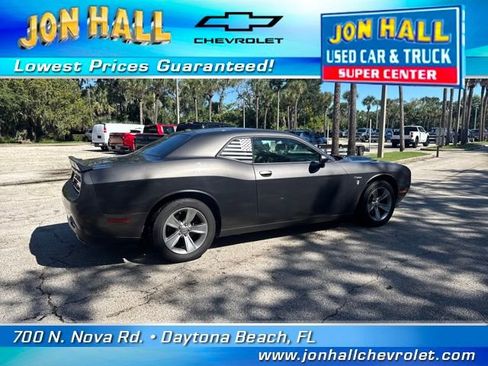 Used 2020 Dodge Challenger SXT image 11