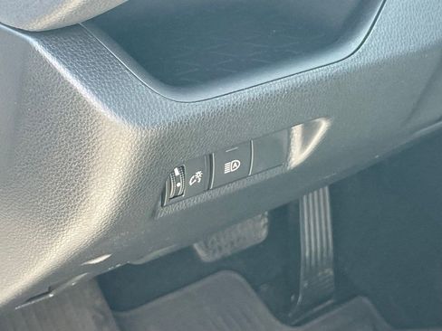 Used 2025 Toyota RAV4 LE AWD/4WD image 8