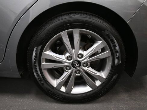 Used 2018 Hyundai Elantra SEL FWD image 31