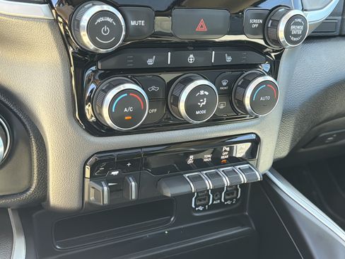 Used 2020 RAM 1500 Big Horn AWD/4WD image 24