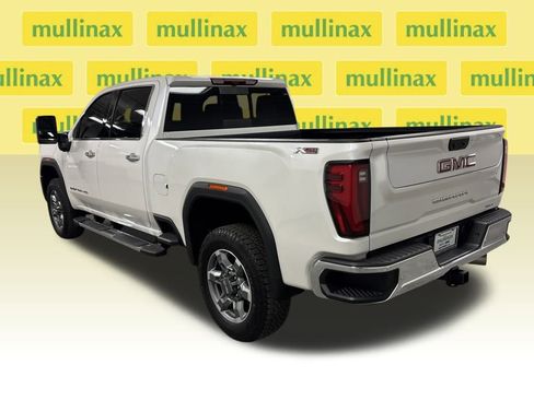 New 2025 GMC Sierra 2500 SLT image 16