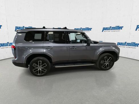 Used 2024 Lexus GX 550 w/ Accessory Package (2T) image 12