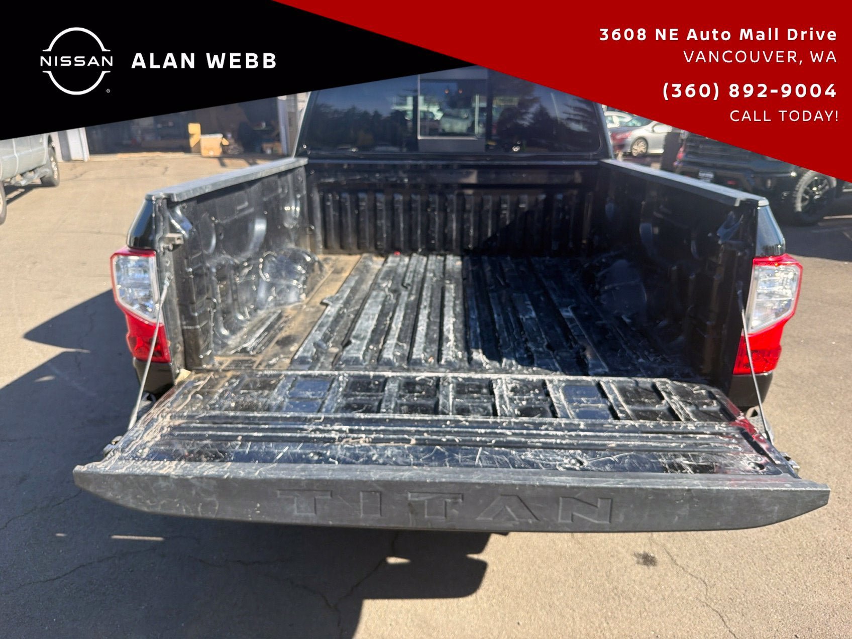 Used 2023 Nissan Titan SV AWD/4WD image 31