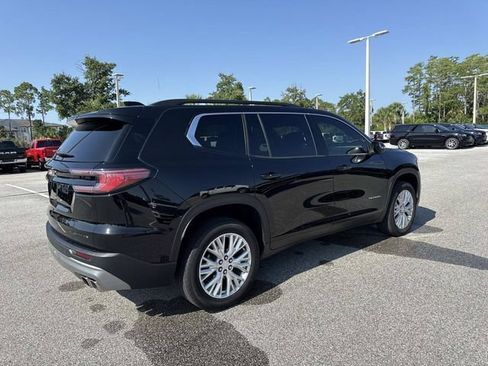 Used 2025 GMC Acadia Elevation w/ Elevation Premium Package FWD image 3
