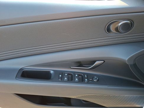 Used 2026 Hyundai Elantra SEL FWD image 13