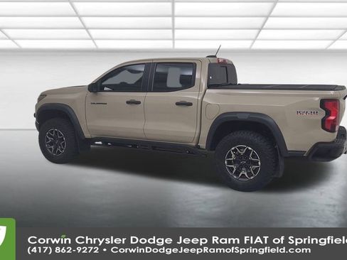 Used 2023 Chevrolet Colorado Trail Boss w/ Technology Package image 10