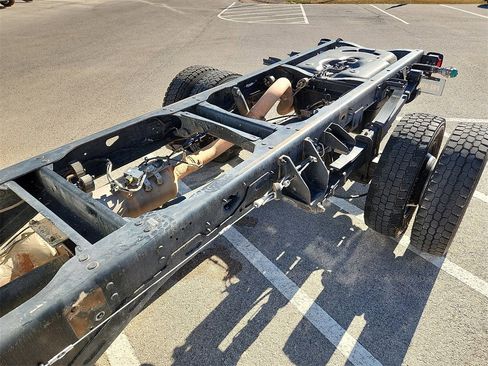 Used 2024 RAM 5500 Tradesman w/ Chrome Appearance Group image 9