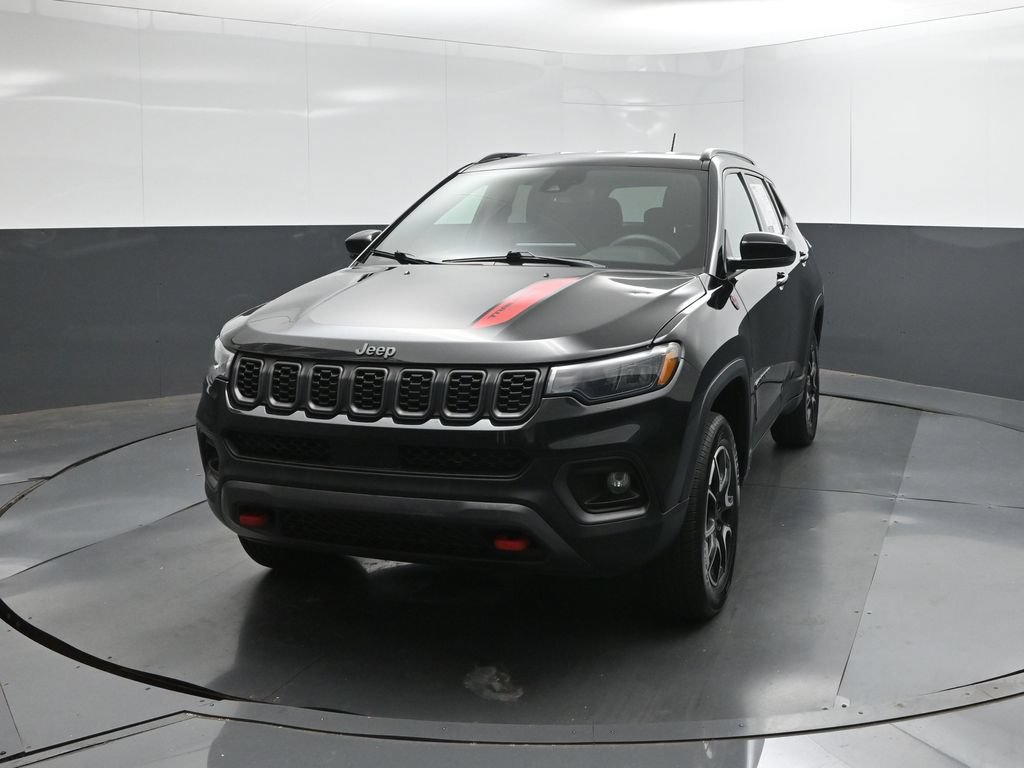 Used 2024 Jeep Compass Trailhawk AWD/4WD image 22