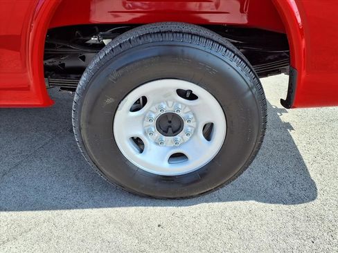 Used 2025 Chevrolet Express 3500 w/ Driver Convenience Package image 12