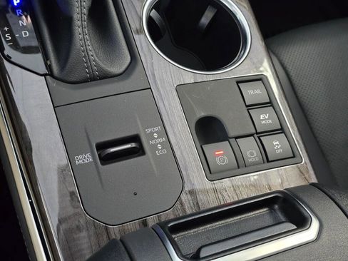 New 2026 Toyota Highlander Platinum image 37