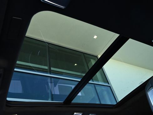 Used 2025 Cadillac Escalade Sport Platinum image 31