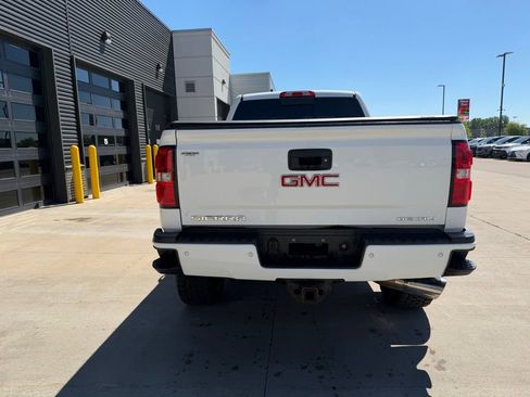Used 2016 GMC Sierra 2500 Denali w/ Duramax Plus Package AWD/4WD image 4