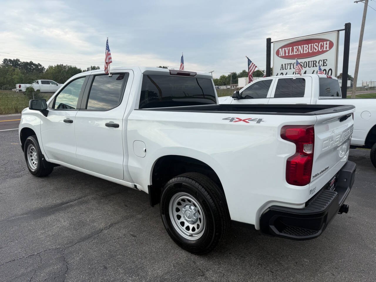 Used 2023 Chevrolet Silverado 1500 W/T w/ Trailering Package AWD/4WD image 7