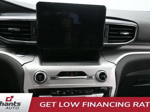 Used 2022 Ford Explorer XLT w/ Equipment Group 202A AWD/4WD image 16