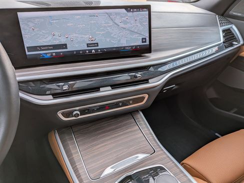 Used 2024 BMW X5 xDrive40i w/ Premium Package image 23