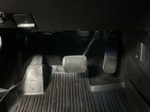 Used 2018 Ford Explorer Limited w/ Equipment Group 301A FWD image 28