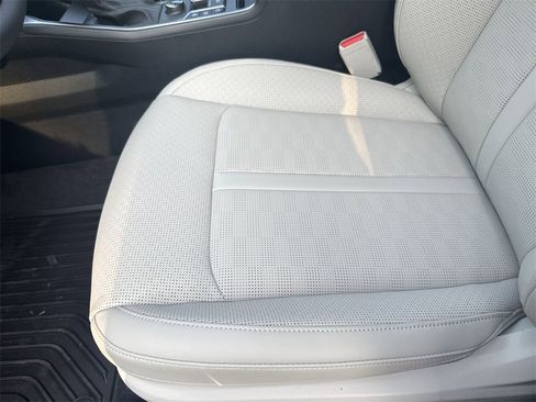 New 2025 Kia Sorento S image 9