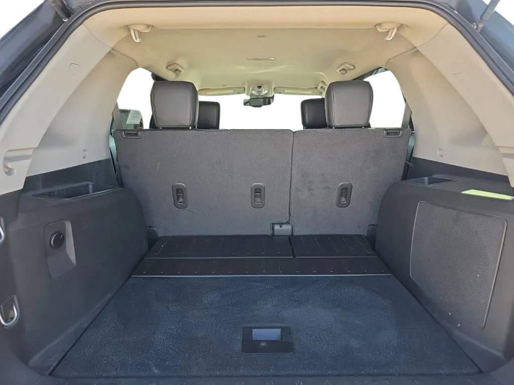 Used 2015 GMC Terrain SLT w/ Safety Package FWD image 17