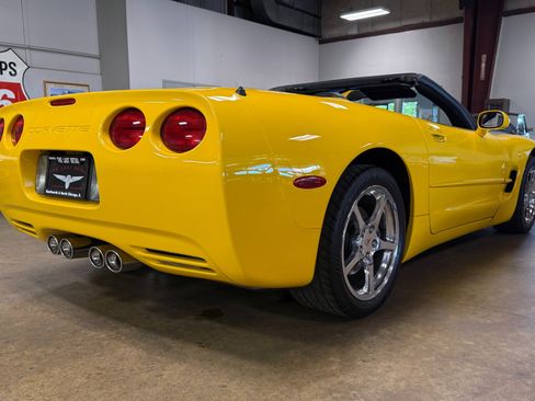 Used 2002 Chevrolet Corvette w/ Preferred Equipment Group2 image 17