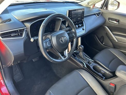 Used 2022 Toyota Corolla Cross XLE image 15