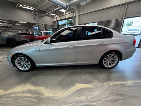 Used 2011 BMW 328i xDrive Sedan AWD/4WD image 31