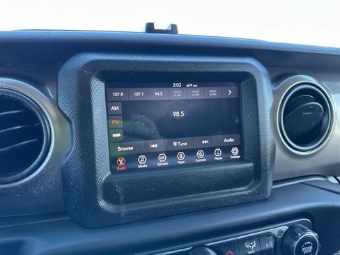 Used 2020 Jeep Wrangler Sport image 19