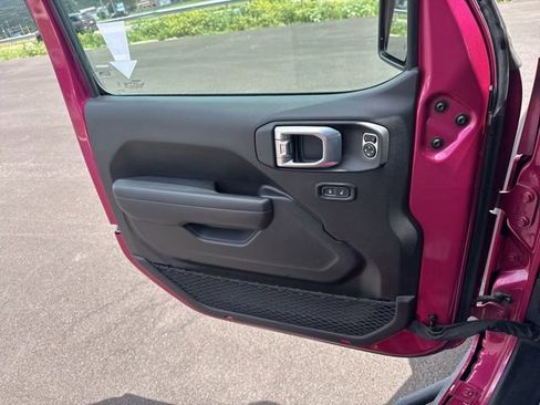 Used 2024 Jeep Wrangler Unlimited Sport AWD/4WD image 16