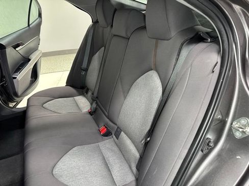 Used 2019 Toyota Camry LE FWD image 25