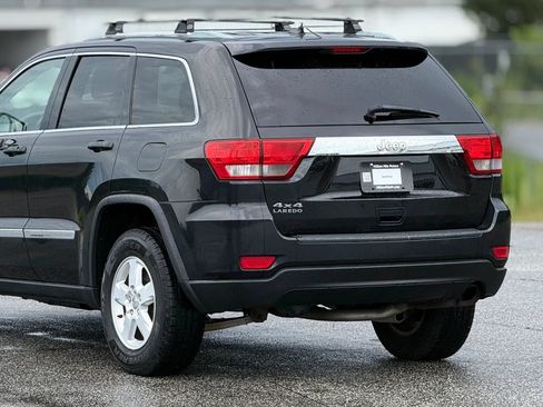 Used 2011 Jeep Grand Cherokee Laredo AWD/4WD image 16