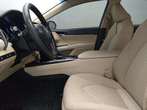 Used 2018 Toyota Camry LE FWD image 17
