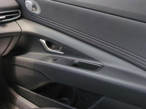 Used 2021 Hyundai Elantra SEL FWD image 14