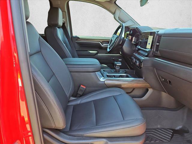 Used 2024 Chevrolet Silverado 1500 LT Trail Boss w/ LT Trail Boss Premium Package AWD/4WD image 18
