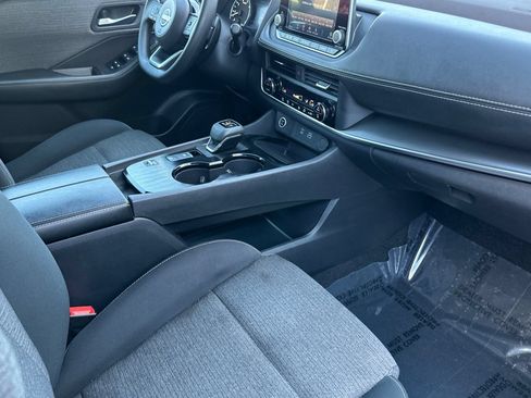Used 2023 Nissan Rogue SV FWD image 16