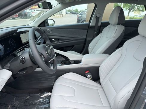 New 2026 Hyundai Elantra Limited FWD image 17