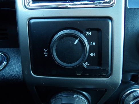 Used 2016 Ford F150 Lariat w/ Equipment Group 502A Luxury image 17