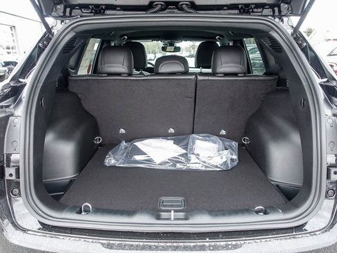 New 2026 Jeep Compass Latitude image 13