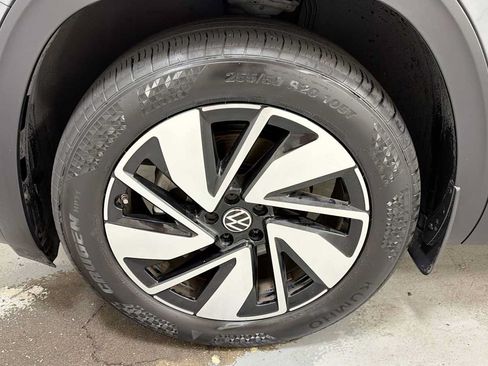 Used 2024 Volkswagen Atlas SE w/ Panoramic Sunroof Package AWD/4WD image 10
