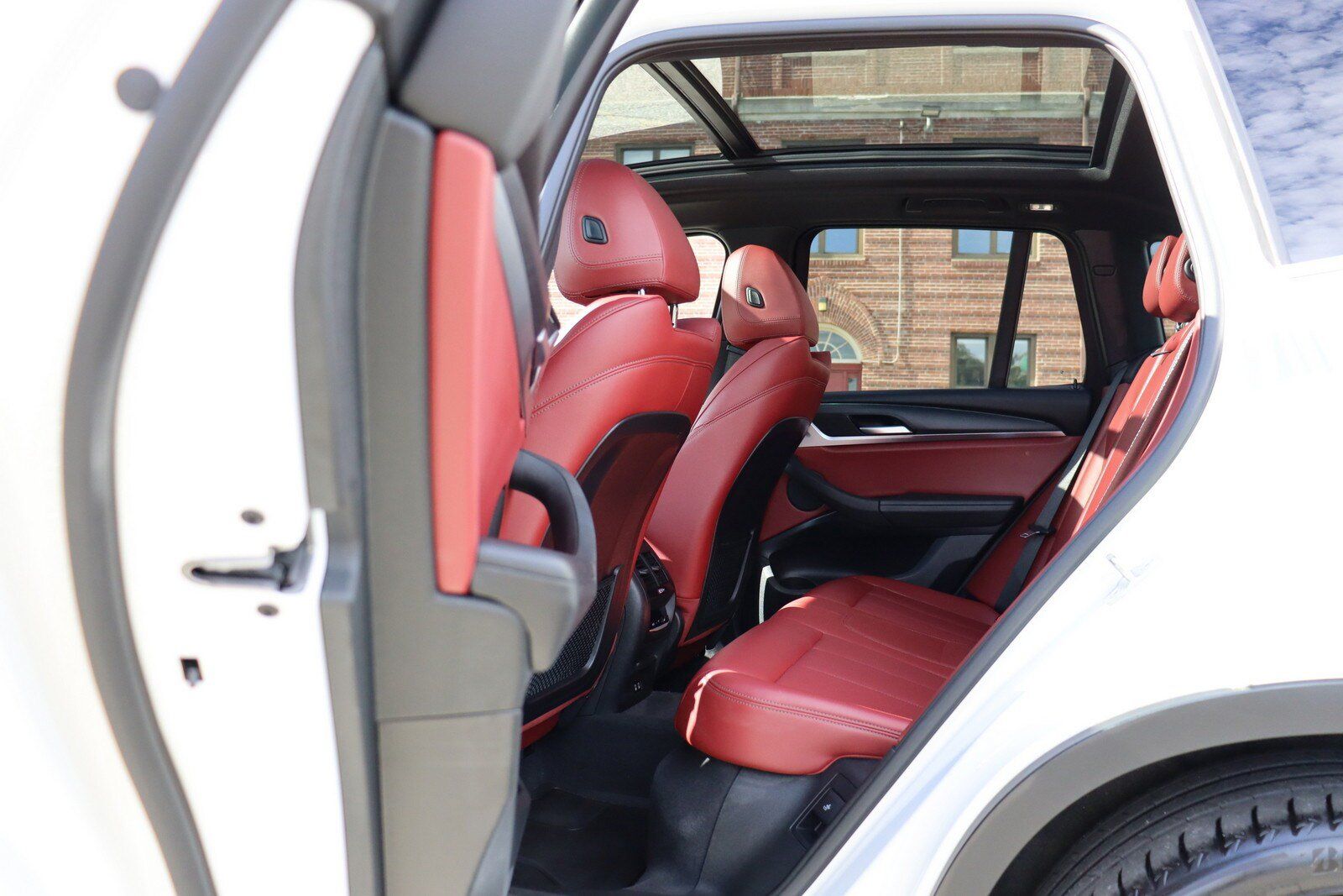 Used 2022 BMW X3 xDrive30i w/ Premium Package 2 (ZPA) AWD/4WD image 14