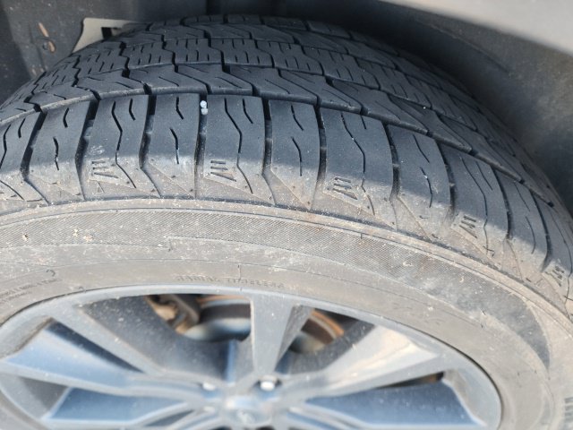 Used 2017 Ford Explorer XLT w/ Equipment Group 202A FWD image 28