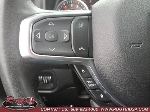 Used 2025 RAM 1500 4x4 Crew Cab image 30