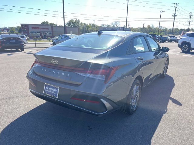 Certified 2024 Hyundai Elantra SEL FWD image 5