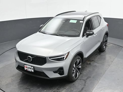 Used 2025 Volvo XC40 B5 Ultra w/ Climate Package AWD/4WD image 44