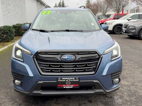 Used 2022 Subaru Forester Premium image 4