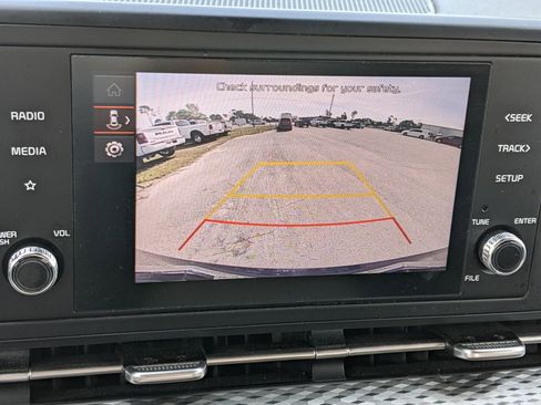 Certified 2023 Kia Carnival LX image 25