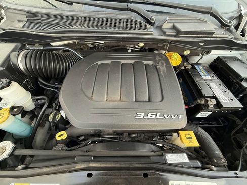 Used 2017 Dodge Grand Caravan SE w/ Power Window Group image 8