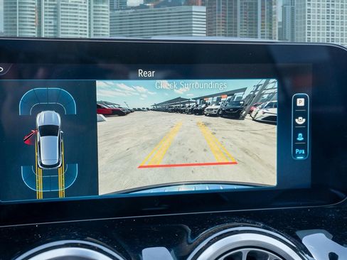 Used 2025 Mercedes-Benz GLA 250 image 34