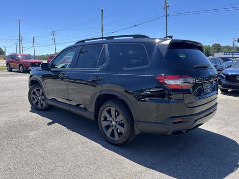 New 2026 Honda Pilot Sport image 3