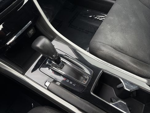 Used 2017 Honda Accord EX image 24